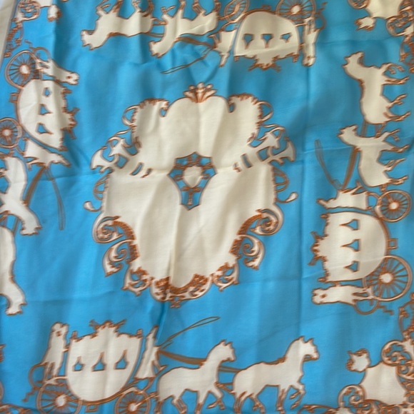 Burberry Cashmere Scarf - Picture 5 of 6